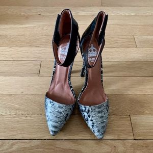 Womens 6 / 6.5 Stiletto Heel Ankle Strap Snakeskin